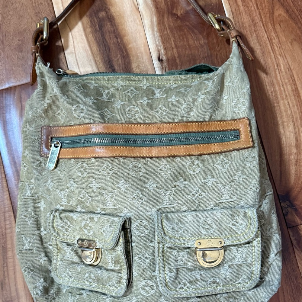 LOUIS VUITTON Vintage Olive Green Designer Shoulder Bag